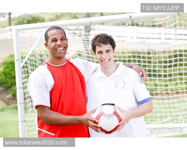 足球明星的日常生活揭秘：训练饮食与家庭时光全记录